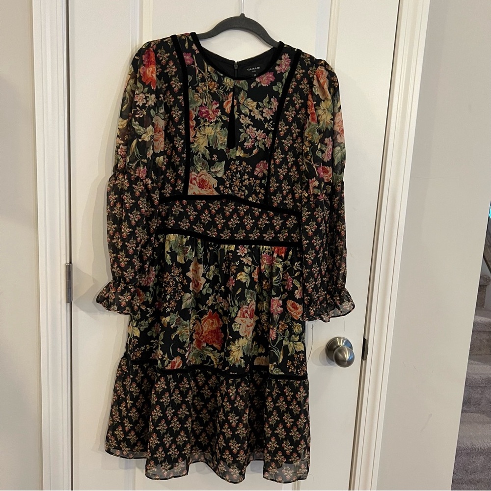 Tahari ASLDress Sz 12 Floral printed chiffon velvet trim for fall